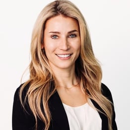 A headshot of Alexa Carr.