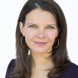 A headshot of Sarah Paisley.